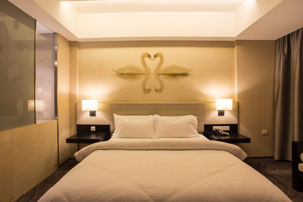 Metropolo, Hefei, Wanda Plaza, Swan Lake Exterior photo